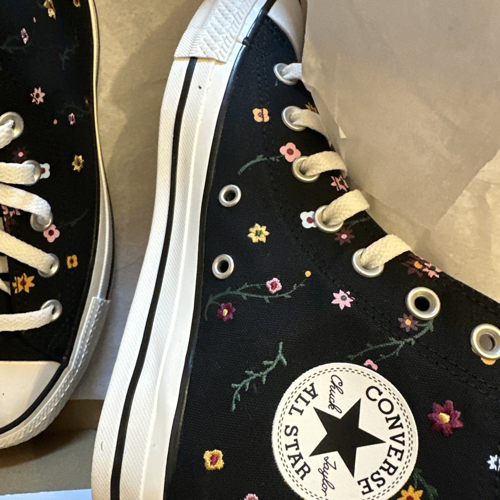 Size 7 - Converse Chuck Taylor All Star High Floral W - Picture 3 of 6